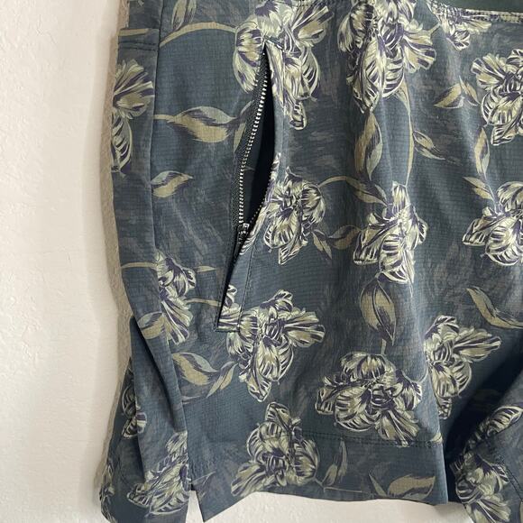 NEW Athleta Trekkie North Printed Shorts Green/Black Floral - Size 20 - Picture 7 of 11